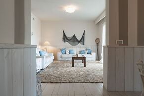 Villa Blue Sphere by Wonderful Italy