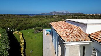 Villa Blue Sphere by Wonderful Italy