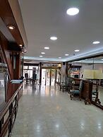 Vintage Hotel Mercedes