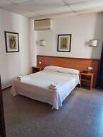 Vintage Hotel Mercedes