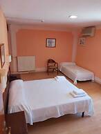 Vintage Hotel Mercedes