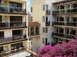 Vintage Hotel Mercedes