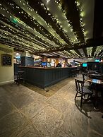 OYO The Greyhound Inn