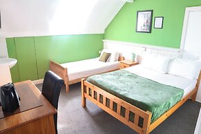 OYO Meadows Way Guest House