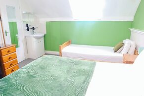 OYO Meadows Way Guest House