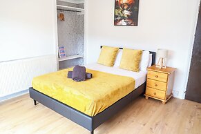 OYO Meadows Way Guest House