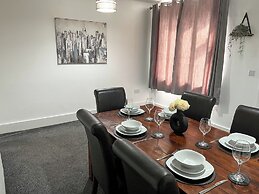 3 Bed House At 8 Nantwich Road