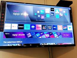 1 Bed House Private Compound With Off Road Parking