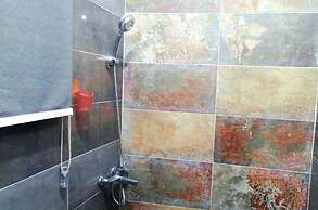 1 Bed House Private Compound With Off Road Parking