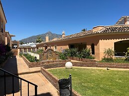 2-bed 10min to Puerto Banus w/ Pool, Bbq & Parking