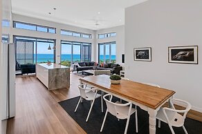 Bokarina Beach Apartments Ascend Hotel Collection