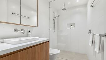 Bokarina Beach Apartments Ascend Hotel Collection