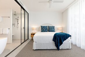 Bokarina Beach Apartments Ascend Hotel Collection