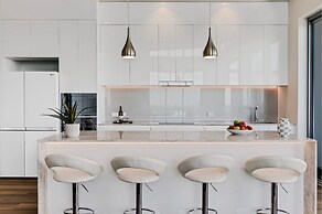 Bokarina Beach Apartments Ascend Hotel Collection