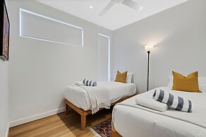 Bokarina Beach Apartments Ascend Hotel Collection