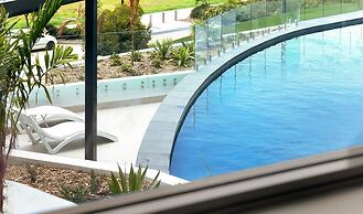 Bokarina Beach Apartments Ascend Hotel Collection