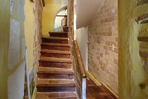 Pretty Provencal Style Holiday Home With Communal Pool, Noves