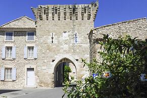 Pretty Provencal Style Holiday Home With Communal Pool, Noves