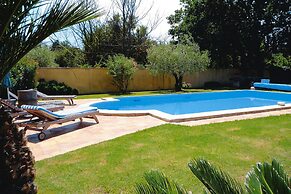 Pretty Provencal Style Holiday Home With Communal Pool, Noves