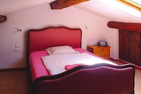 Pretty Provencal Style Holiday Home With Communal Pool, Noves