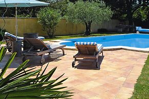 Pretty Provencal Style Holiday Home With Communal Pool, Noves