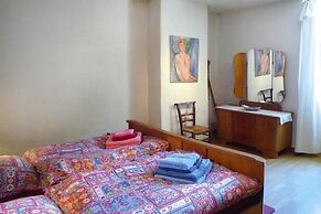 Pretty Provencal Style Holiday Home With Communal Pool, Noves