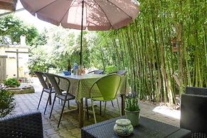 Pretty Provencal Style Holiday Home With Communal Pool, Noves