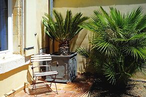 Pretty Provencal Style Holiday Home With Communal Pool, Noves