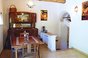 Pretty Provencal Style Holiday Home With Communal Pool, Noves