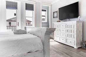 Sungazer Chateau by Avantstay Short Walk to the Beach + Pool Access