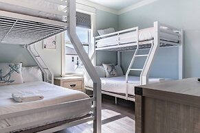 Sungazer Chateau by Avantstay Short Walk to the Beach + Pool Access