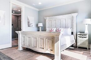 Sungazer Chateau by Avantstay Short Walk to the Beach + Pool Access