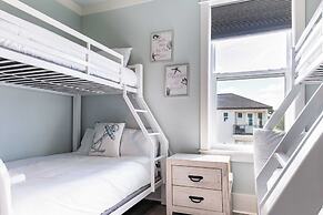 Sungazer Chateau by Avantstay Short Walk to the Beach + Pool Access