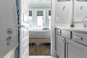 Sungazer Chateau by Avantstay Short Walk to the Beach + Pool Access