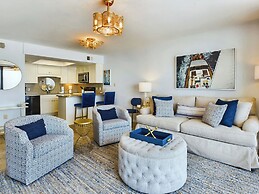 Chic Beachfront Escape: Dreamy View, Balcony, Pool