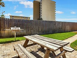 Chic Beachfront Escape: Dreamy View, Balcony, Pool