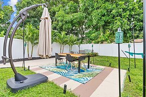 Arthaus- Fully Stocked Kitchen and Fenced Yard