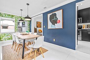 Arthaus- Fully Stocked Kitchen and Fenced Yard