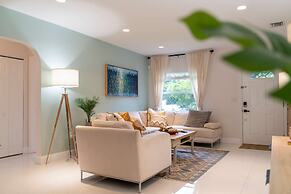 Arthaus- Fully Stocked Kitchen and Fenced Yard