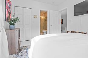 Arthaus- Fully Stocked Kitchen and Fenced Yard