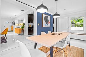 Arthaus- Fully Stocked Kitchen and Fenced Yard