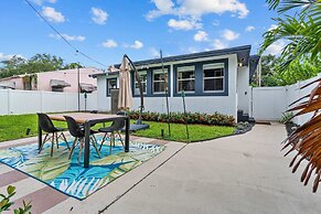 Arthaus- Fully Stocked Kitchen and Fenced Yard