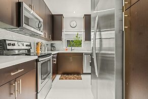 Arthaus- Fully Stocked Kitchen and Fenced Yard