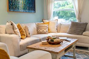 Arthaus- Fully Stocked Kitchen and Fenced Yard