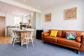 Magnificent Beach House Seaview Upside-down