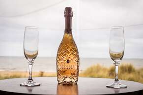 Magnificent Beach House Seaview Upside-down