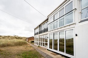 Magnificent Beach House Seaview Upside-down
