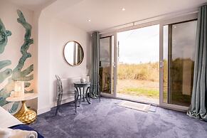 Magnificent Beach House Seaview Upside-down