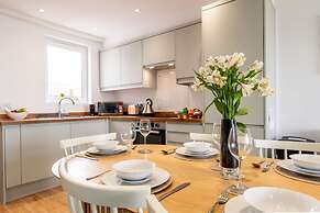 Magnificent Beach House Seaview Upside-down