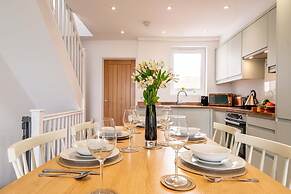 Magnificent Beach House Seaview Upside-down